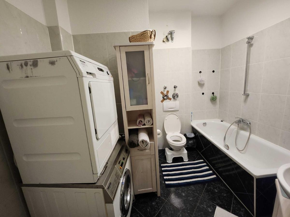 One Private Room Available In A Two Room Apartment In Tegel, Berlin Exterior foto